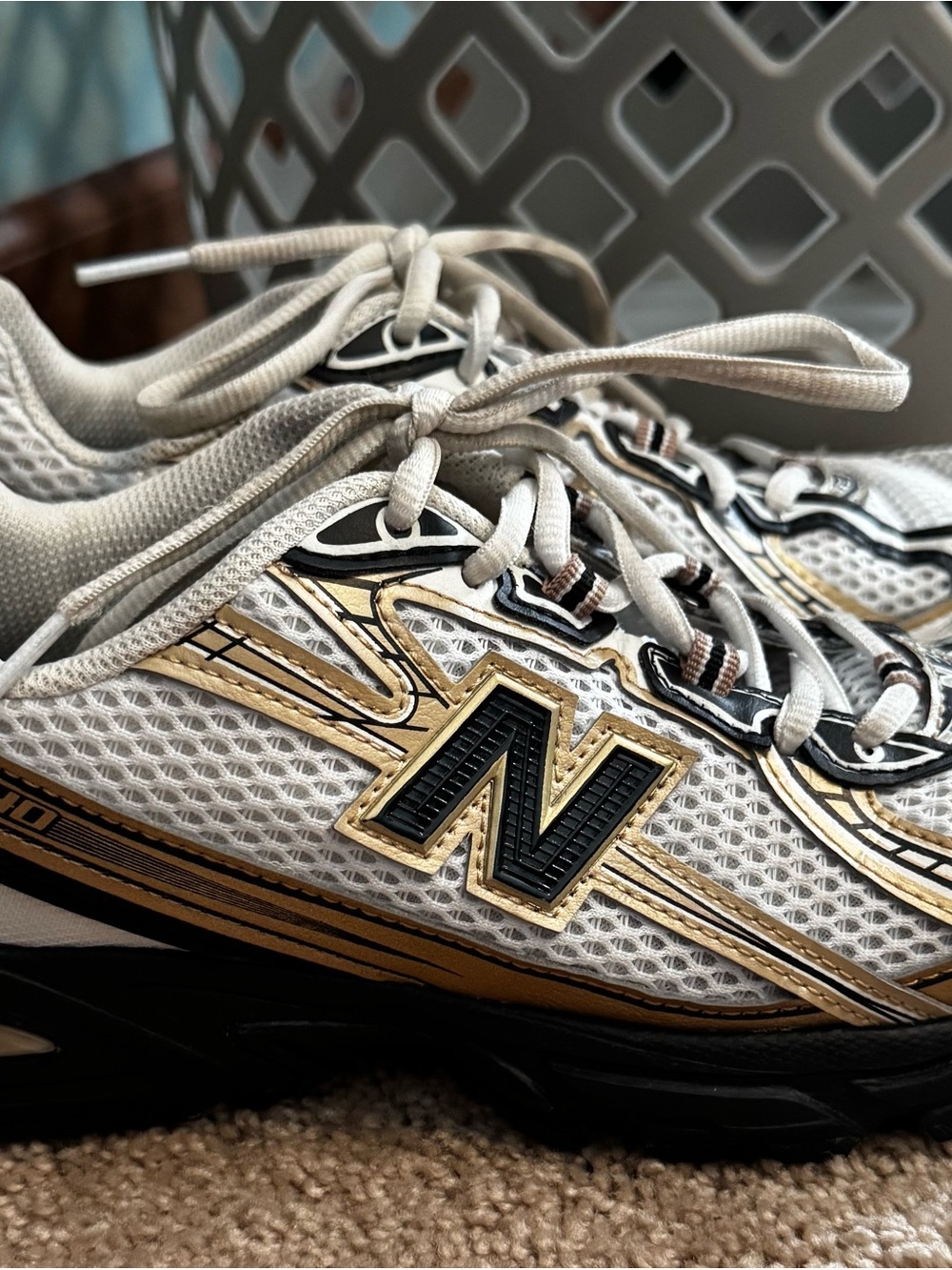 New Balance White, Gold & Black Athletic Sneakers Youth Size 4 Boys